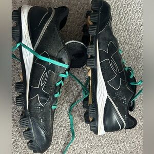 size 9 woman’s softball cleats